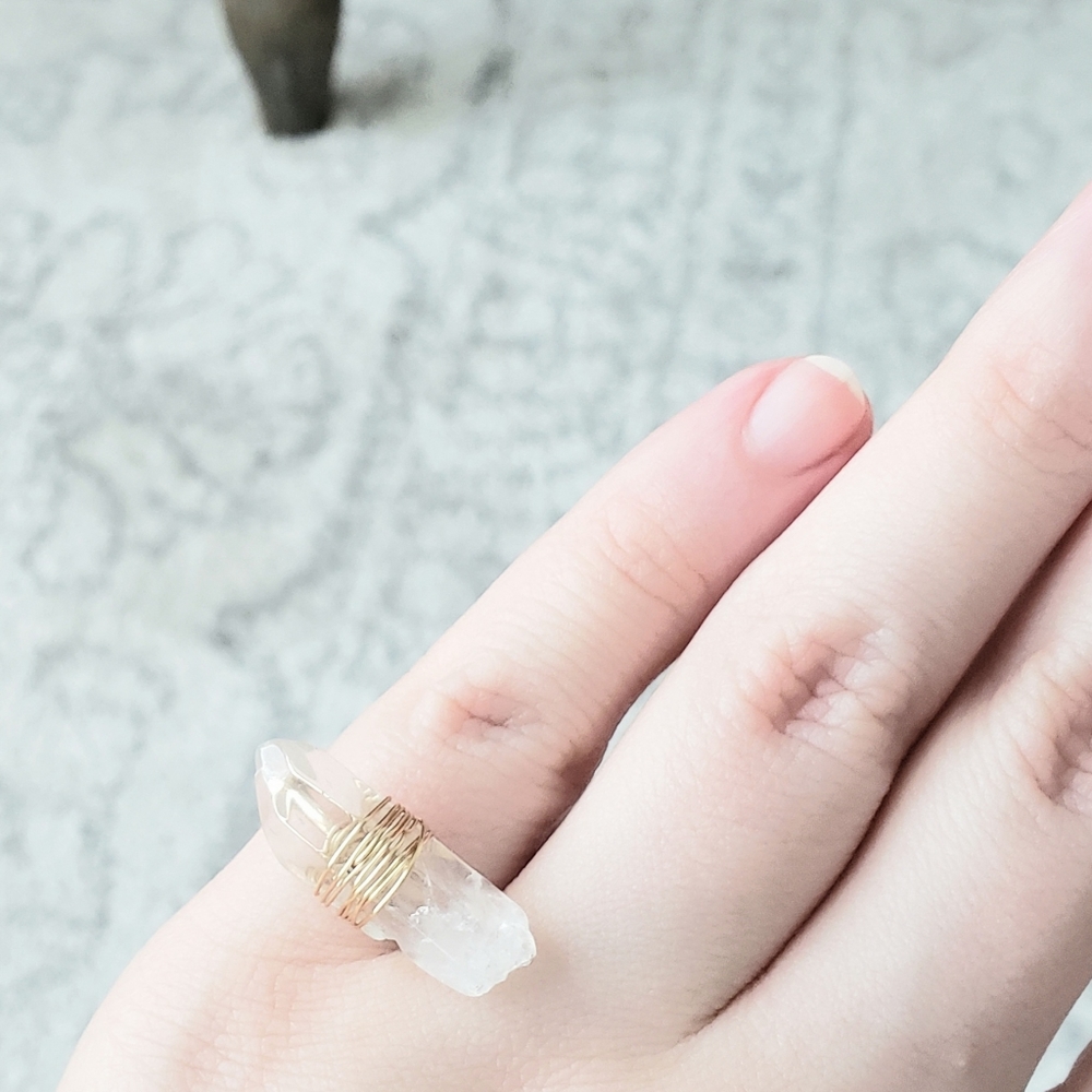 LAST ONE! Natural quartz crystal point ring